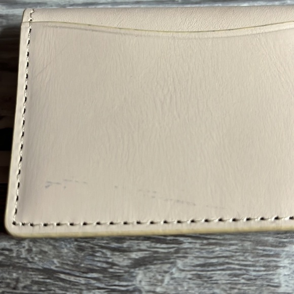 Thread  Blocking Slim Bifold Wallet with Card Protection - Picture 4 of 8
